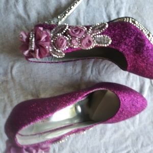 Women's high heel shoes
